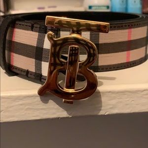 Burberry belt size L shoes size 38(8)